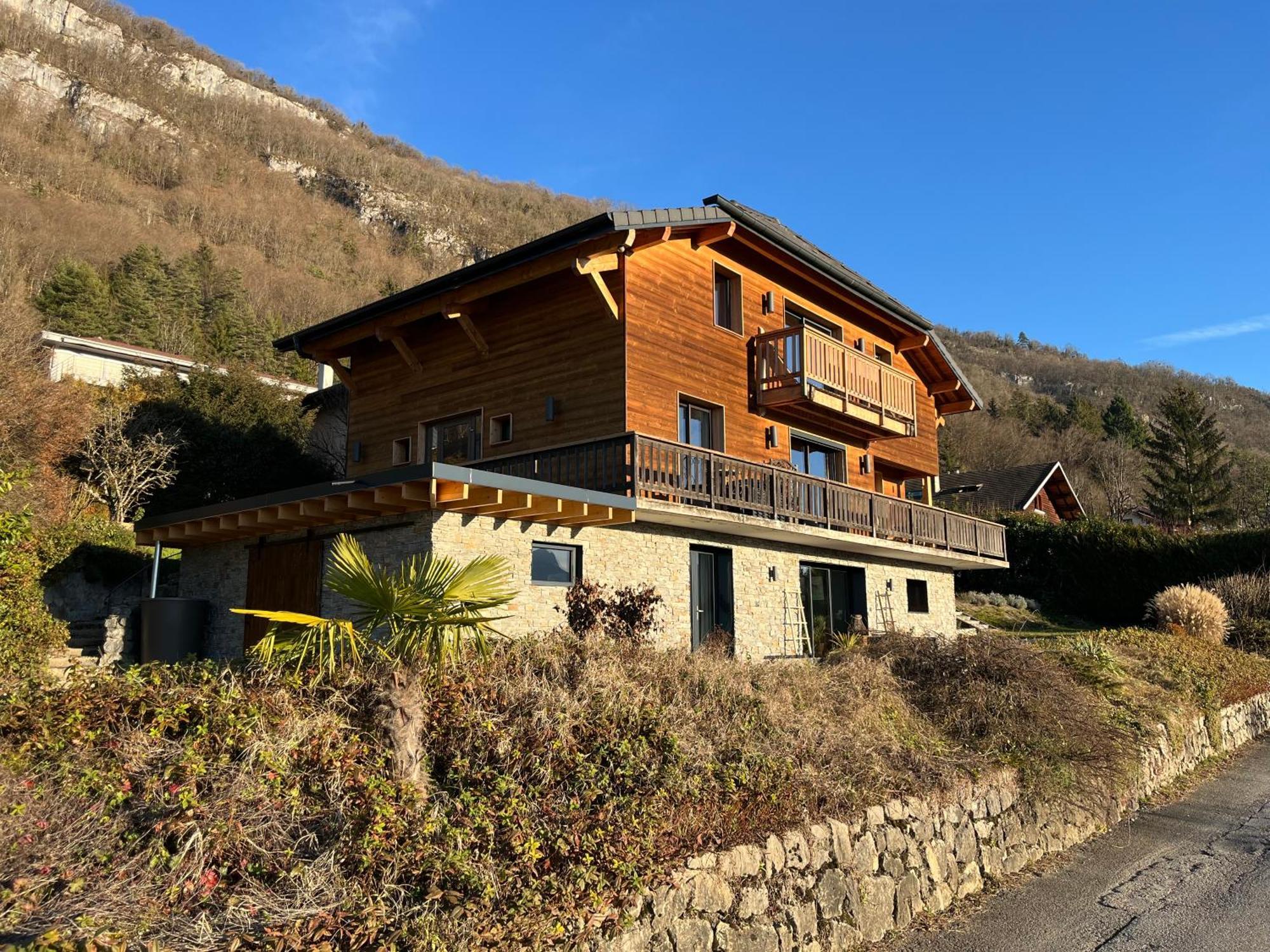 Le Chalet Des Voiles Bed & Breakfast Talloires Bagian luar foto